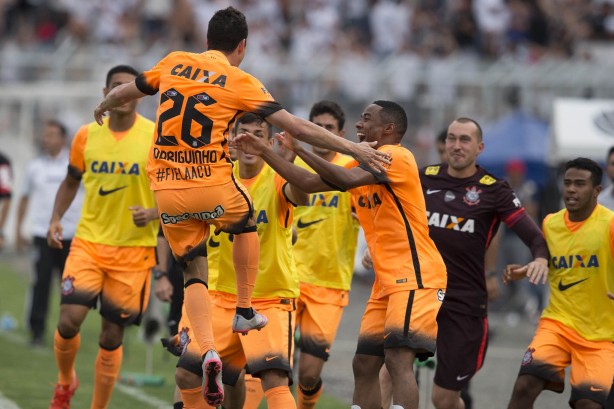 Corinthians s tem mais um adversrio na briga pelo ttulo do Brasileiro