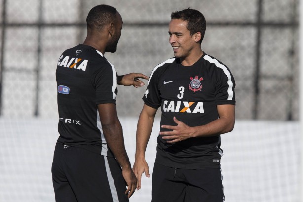 Juntos, Love e Jadson marcaram 32 pelo Corinthians na temporada