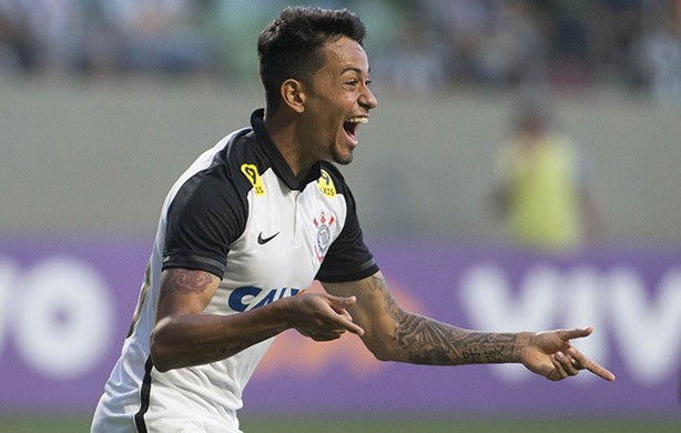 Lucca marcou o gol salvador do Corinthians contra o Coritiba
