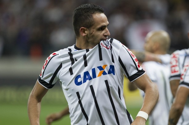 Renato Augusto foi eleito o melhor jogador do Campeonato Brasileiro