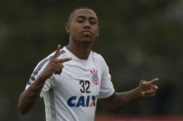 Tranquilo, Malcom quer ficar no Corinthians em 2016