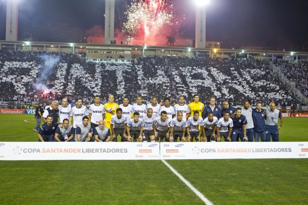 Campeo em 2012, Corinthians espera para conhecer o ltimo integrante de seu grupo na Libertadores