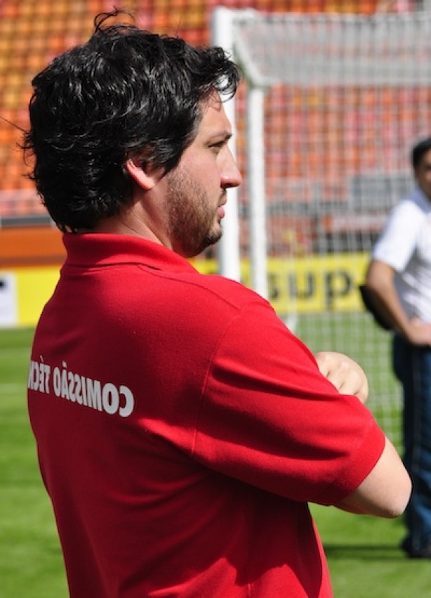 Athur Elias foi o treinador escolhido para comandar a equipe feminina do Corinthians