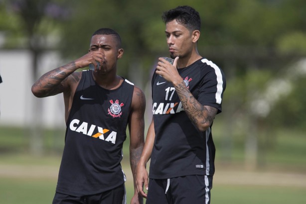 Incio de trabalho - Malcom e Lucca treinam de olho em vagas no ataque titular do Corinthians. Quem joga, Tite?