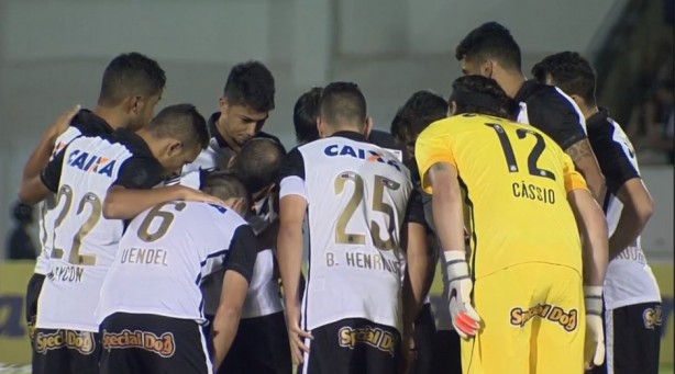 Corinthians empatou em 2 a 2 com a Ferroviria na Fonte Luminosa