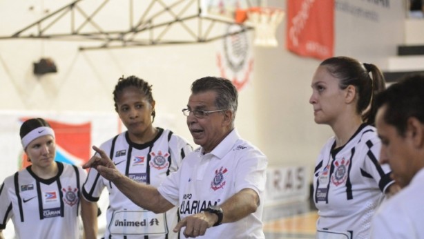 Corinthians/Americana est prximo de vaga nos playoffs da LBF