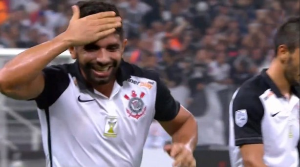 Guilherme marcou de cabea o gol da vitria do Corinthians desta quarta-feira