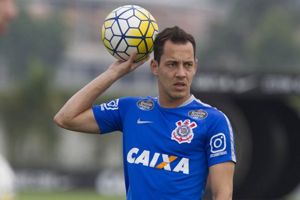 Rodriguinho pode deixar o Corinthians rumo ao futebol chins