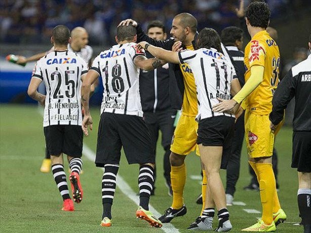 Corinthians precisa de 5 vitrias pra chegar na Libertadores
