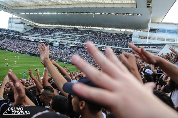 Torcida do Corinthians deve lotar Arena nesta quarta-feira