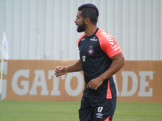 Guilherme esteve emprestado ao Athletico-PR at o fim do Brasileiro 2018