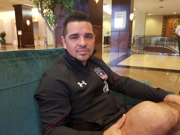 Hector Tapia, treinador do Colo-Colo, est suspenso do jogo de ida contra o Corinthians