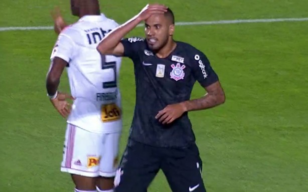 Jonathas marcou o nico gol do Corinthians na derrota de 3 a 1 contra o So Paulo
