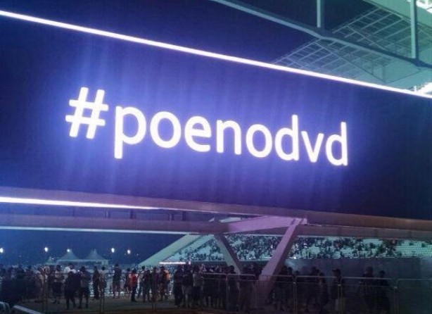 Aps vitria em 2015, Corinthians provocou rival deste domingo com mensagem no telo na Arena