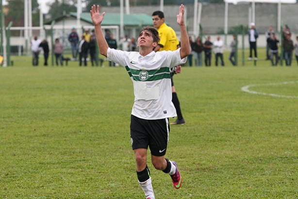 Gustavo Mosquito, de 21 anos, chega ao Corinthians ainda em setembro