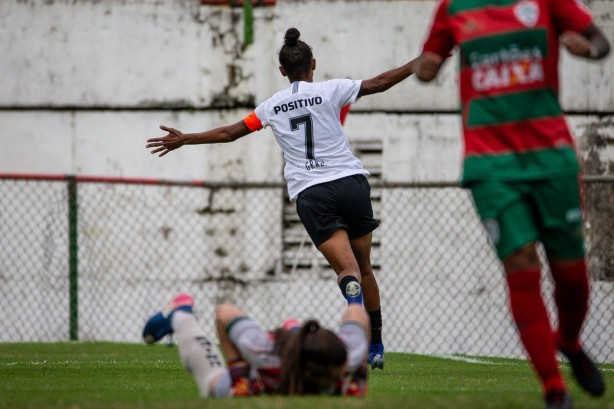 Mulherada do Corinthians emplaca 5 a 0 para cima da Portuguesa em pleno Canind