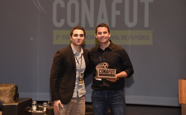 Em 2017, Osmar Loss ganhou o prmio de melhor auxiliar tcnico pelo CONAFUT