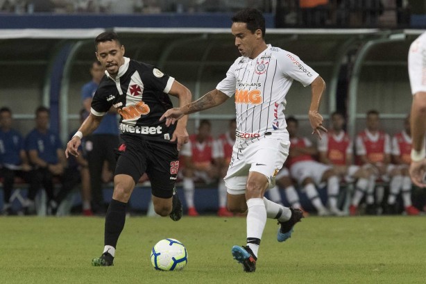 Jadson foi criticado pela torcida aps empate do Corinthians contra o Vasco