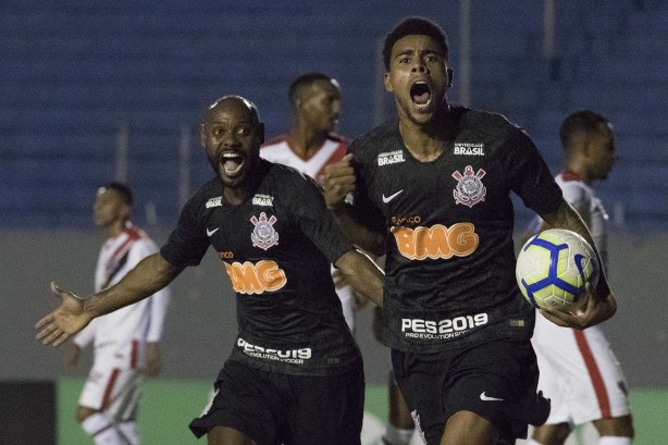 Love, com o gol em Florianpolis, empatou com Gustagol na artilharia do ano; ambos tm 10 gols em 2019