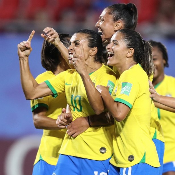 Marta comemora gol histrico da classificao da Seleo Brasileira