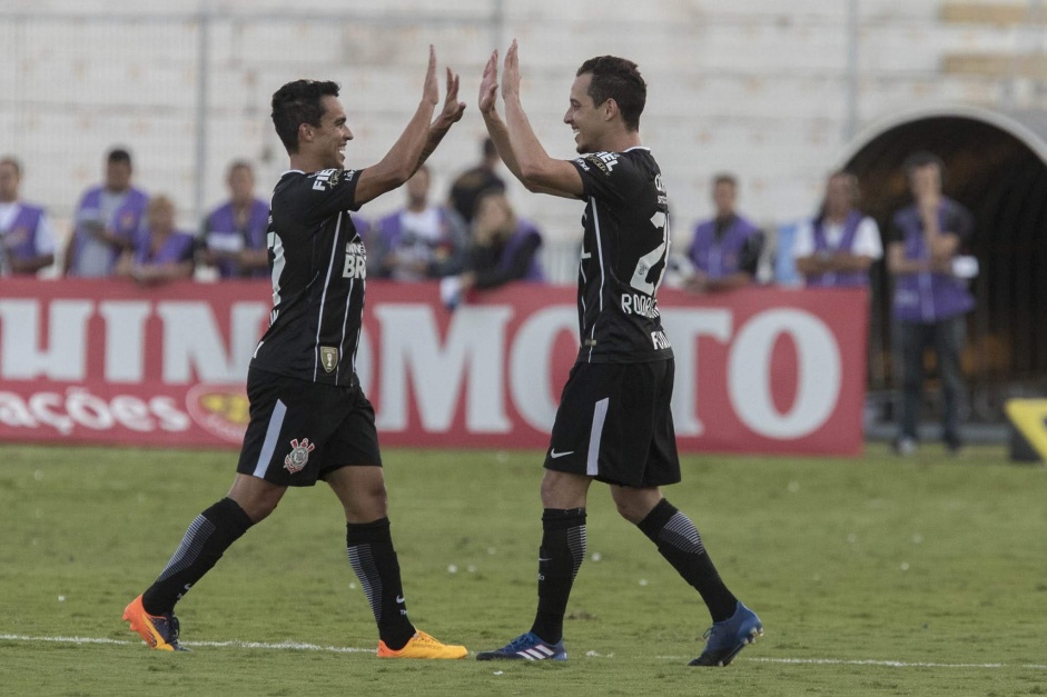 No primeiro jogo da final de 2017, Rodriguinho e Jadson fizeram os gols