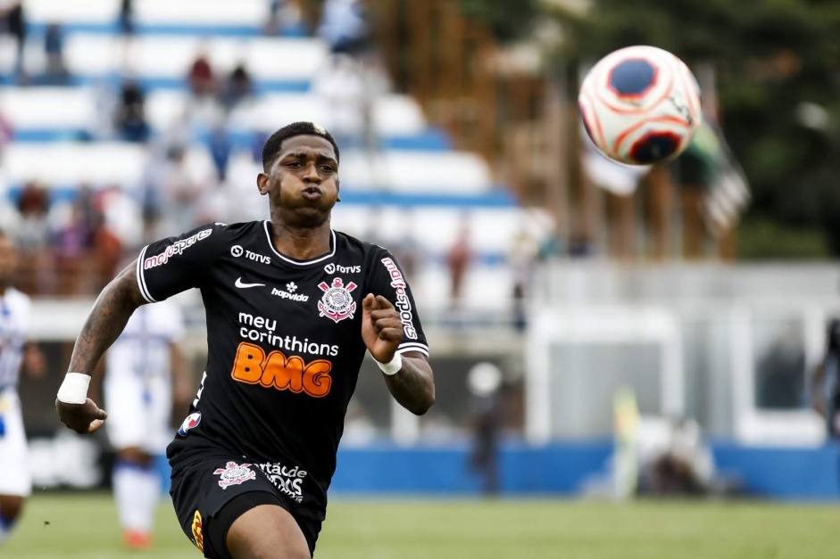 Yony Gonzlez deixou o Corinthians com apenas quatro jogos; colombiano  o 22 contratado do clube na dcada que no atingiu as dez partidas