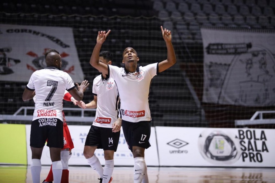 Corinthians volta a entrar em quadra pela Liga Nacional de Futsal nesta tera-feira