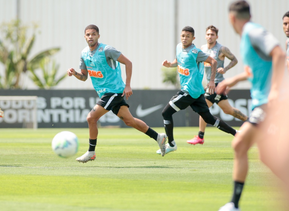 Sub-20 do Corinthians participou do treinamento com o elenco profissional nesta quinta-feira