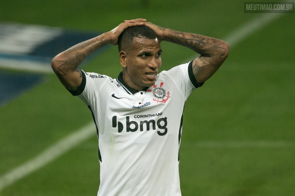 Otero teve uma das poucas chances de gol do Corinthians no jogo