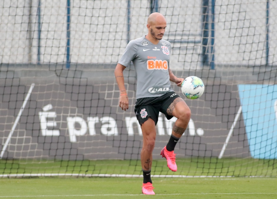 Corinthians volta a trabalhar no CT Joaquim Grava aps derrota na Copa do Brasil