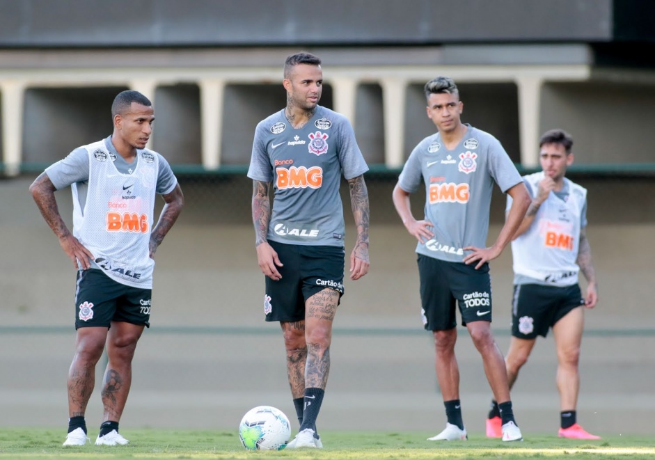 Cantillo retorna ao time titular do Corinthians nesta quarta-feira
