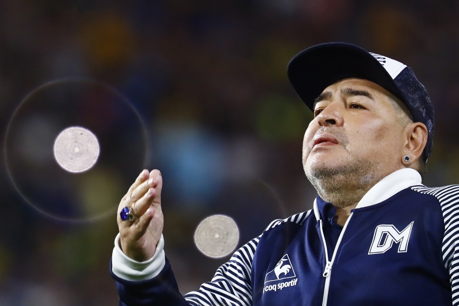 Maradona faleceu aps ter uma parada cardiorrespiratria
