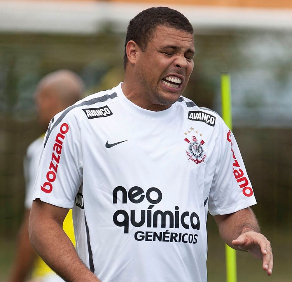Processo foi aberto contra o Corinthians e tambm contra Ronaldo Fenmeno, que recebia parte do valor que a multinacional pagava para expr suas marcas na camisa alvinegra no final da ltima dcada.
