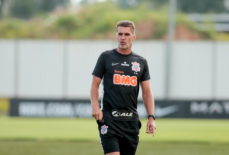 Mancini comanda treino do Corinthians em reapresentao ao CT