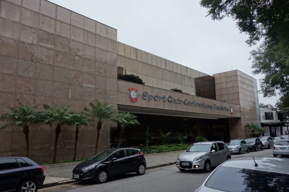 Departamento Jurdico do Corinthians tenta livrar o clube de uma cobrana de R$ 44.511.208,50 da Prefeitura de So Paulo