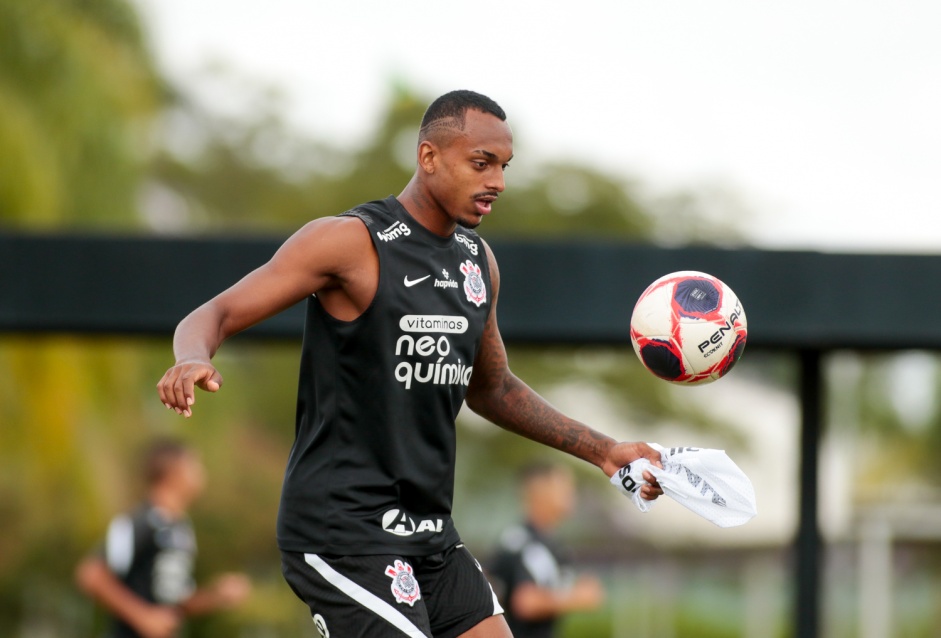 Raul Gustavo cumpriu seu segundo jogo como titular do Corinthians no ltimo domingo