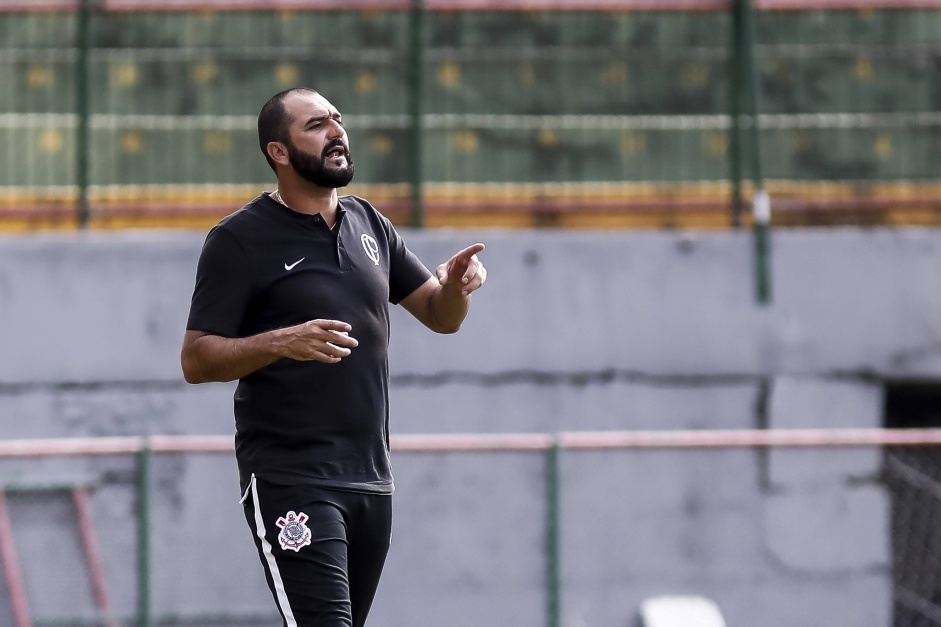 Danilo falou sobre sua boa relao com Sylvinho, treinador do time profissional do Corinthians
