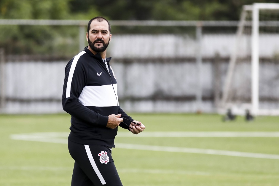 Danilo fez histria como jogador do Corinthians e agora  treinador da equipe Sub-23