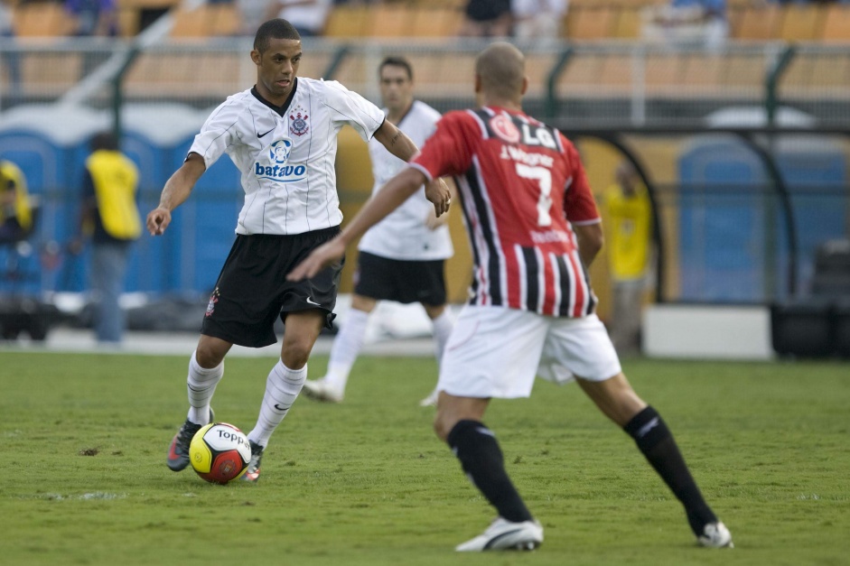 Cristian marcou o segundo gol do Corinthians na virada sobre o So Paulo na semifinal do Paulista, no Pacaembu