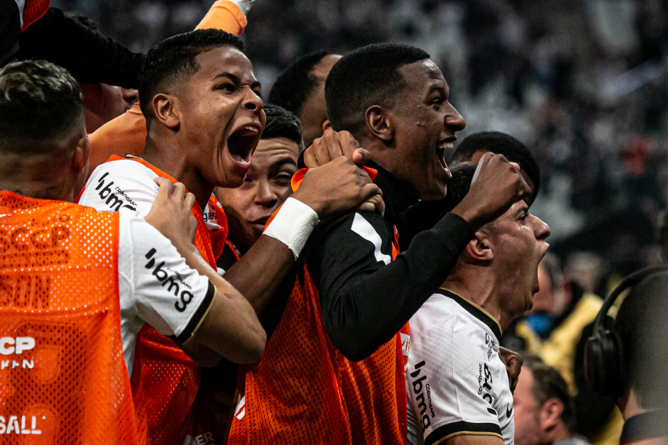 Corinthians venceu o Santos por 4 a 0 na Neo Qumica Arena pelas oitavas da Copa do Brasil
