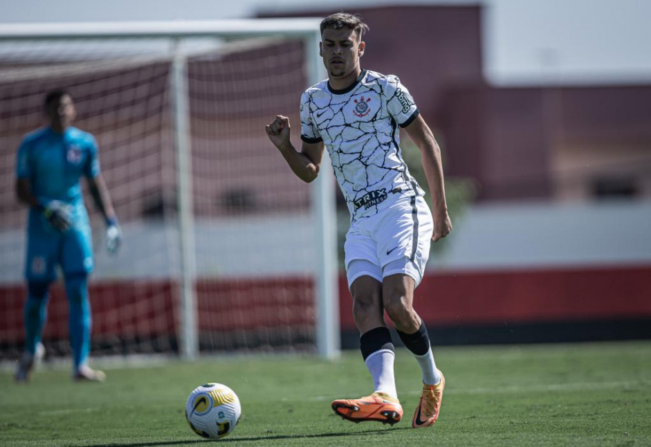 Joo Pedro Tchoca, zagueiro do Corinthians, vive expectativa pela segunda fase do Paulisto Sub-20