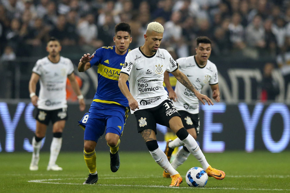 Joo Victor esteve em campo por 45 minutos na classificao do Corinthians contra o Boca Juniors