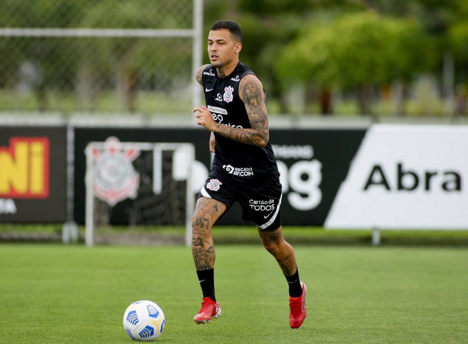 Thiaguinho utilizou as redes sociais para se despedir do Corinthians