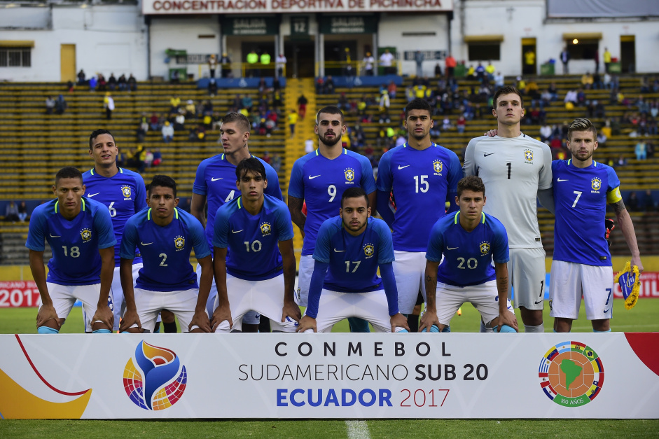 Arana, em p,  esquerda, Lo Santos, quarto em p da esquerda para a direita, e Maycon, quarto agachado da esquerda para a direita, estavam no Sul-Americano Sub-20 de 2017