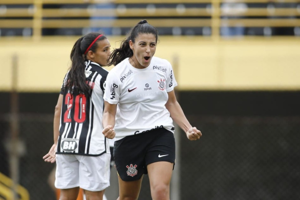 Duda Sampaio comemorando gol contra o Atltico-MG, pelo Brasileiro Feminino