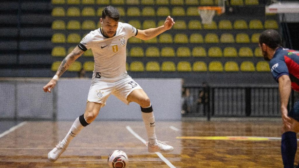 Corinthians vence o Praia Grande e mantm 100% de aproveitamento no Estadual de Futsal