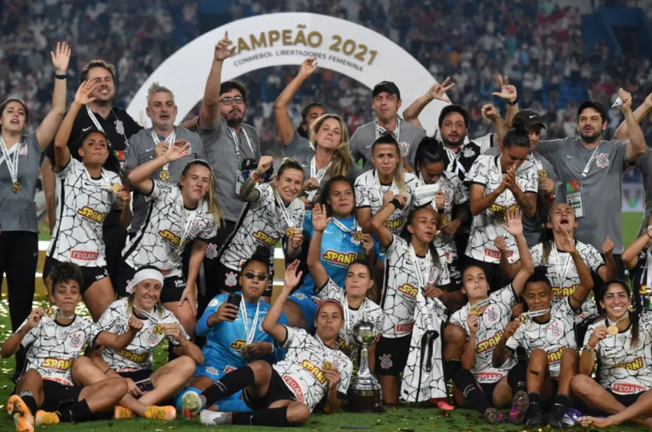 A rbitra desta quarta apitou a terceira conquista do Corinthians da Libertadores Feminina, em 2021