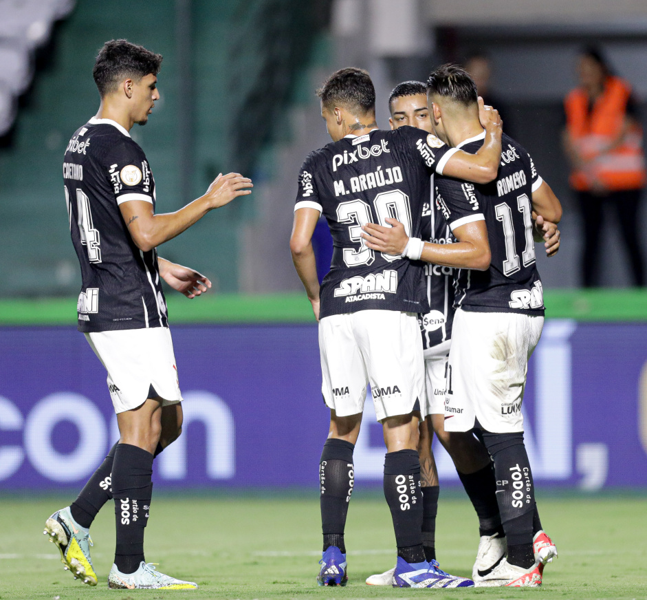 Corinthians terminou o Brasileiro na 13 colocao