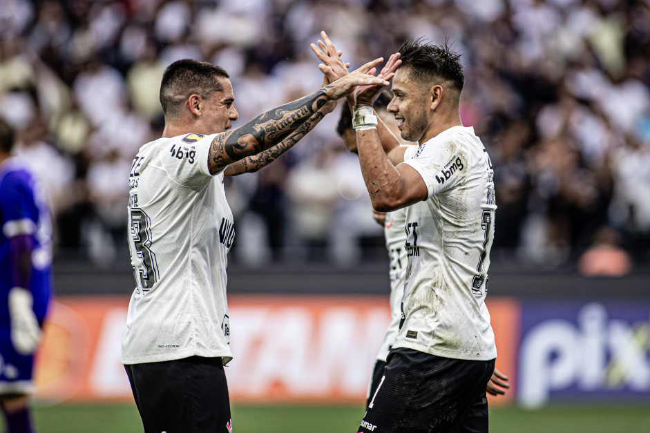 Fagner e Romero foram bem avaliados pela torcida pelo desempenho na estreia do Corinthians no Paulisto 2024