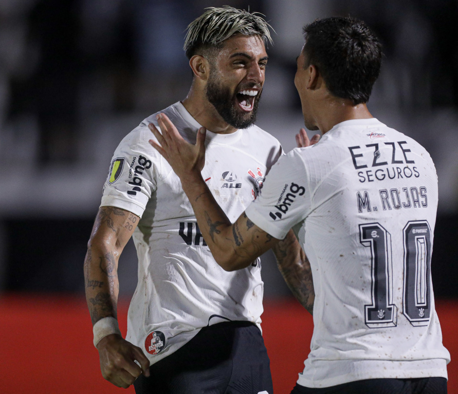 Rojas deu assistncia para Yuri Alberto sacramentar a goleada do Corinthians contra o Botafogo-SP